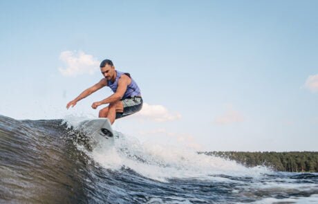 Wakesurfing